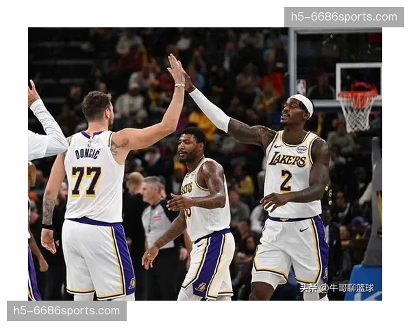 斯马特与肯纳德组成后场双枪 场均合砍45分助湖人连下两城